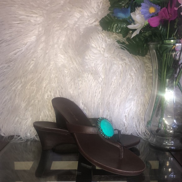 Women’s Thong Sandals - Picture 3 of 7